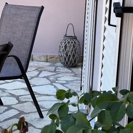 Aggelikis Studio * Zóla